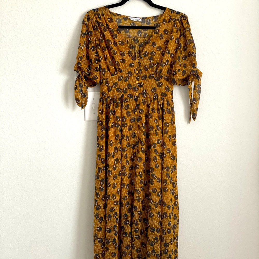 Ocre midi dress w/ flower motif